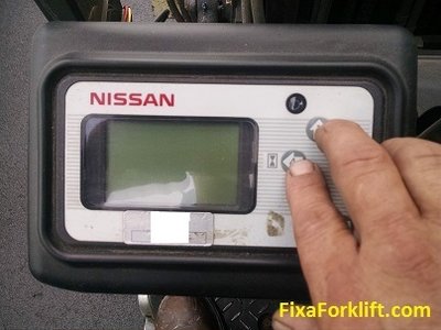 Read codes on Nissan forklift.